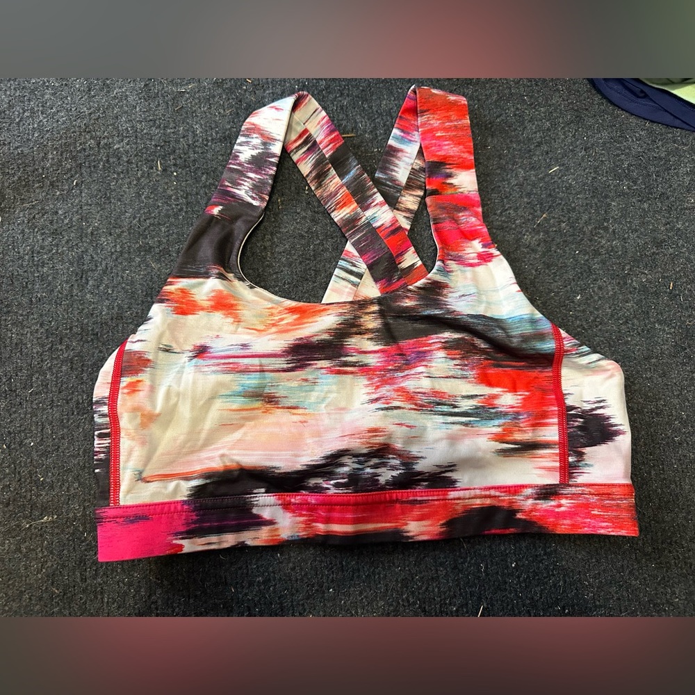 Lululemon sports bra
